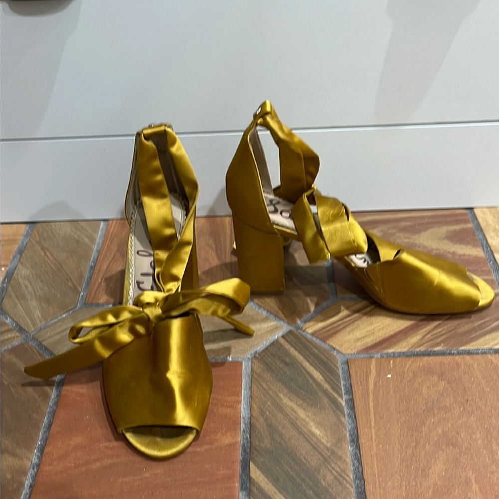 Sam Edelman Gold Satin heels